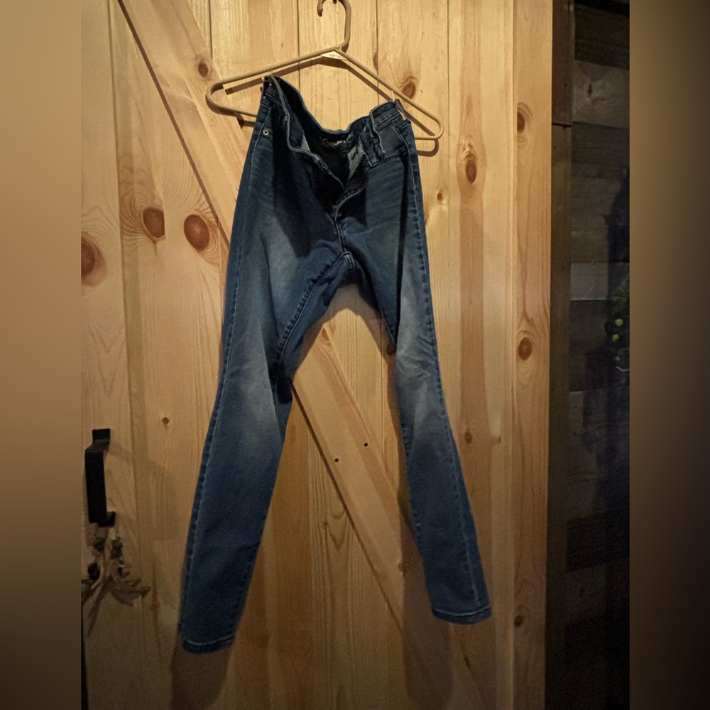 Universal thread size 8 skinny jeans
